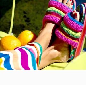 Farm Rio Blue Macaw Crochet Anatomic Slide Sandal Size 8